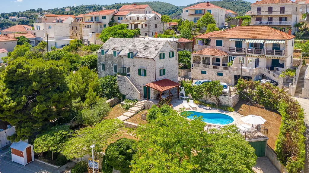 3-Bedroom Villa in Sumartin with Private Pool