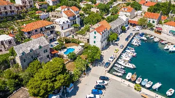 3-Bedroom Villa in Sumartin with Private Pool