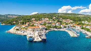 3-Bedroom Villa in Sumartin with Private Pool