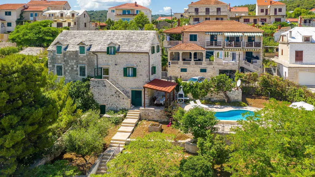3-Bedroom Villa in Sumartin with Private Pool