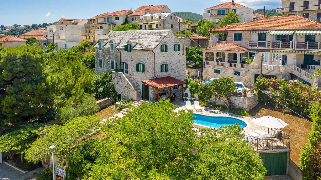 3-Bedroom Villa in Sumartin with Private Pool