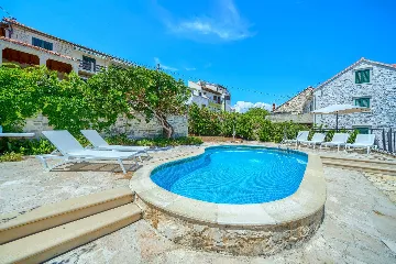 3-Bedroom Villa in Sumartin with Private Pool