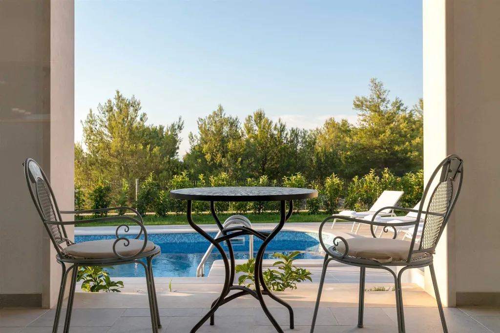 Family Villa with Private Pool in Milna