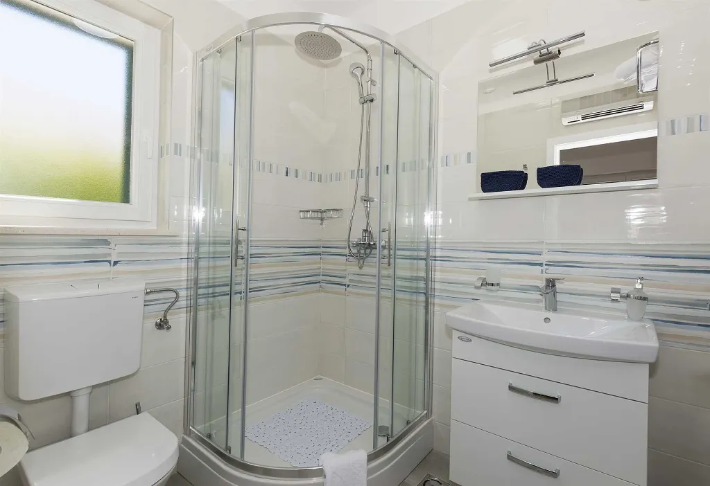Family Villa with Private Pool in Milna