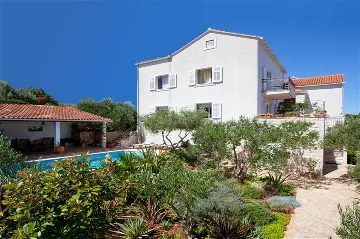 Supetar Villa with Private Pool and Garden (9)