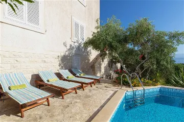 Supetar Villa with Private Pool and Garden (9)