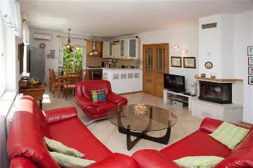 Supetar Villa with Private Pool and Garden (9)