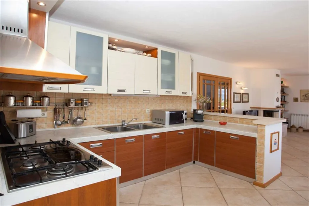 Supetar Villa with Private Pool and Garden (9)