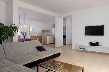 Villa with Heated Private Pool in Podstrana