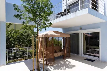 Villa with Heated Private Pool in Podstrana