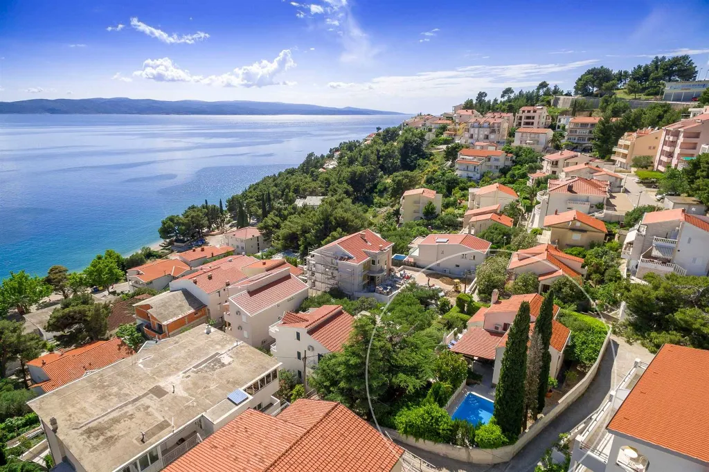 Family Villa with Private Pool in Baška Voda