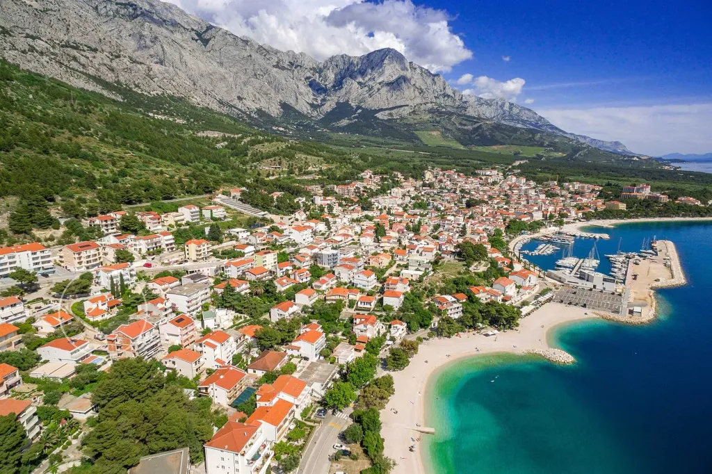 Family Villa with Private Pool in Baška Voda
