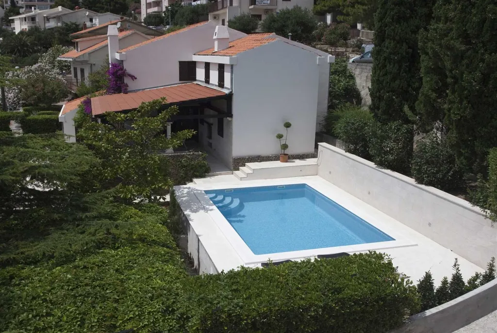 Family Villa with Private Pool in Baška Voda