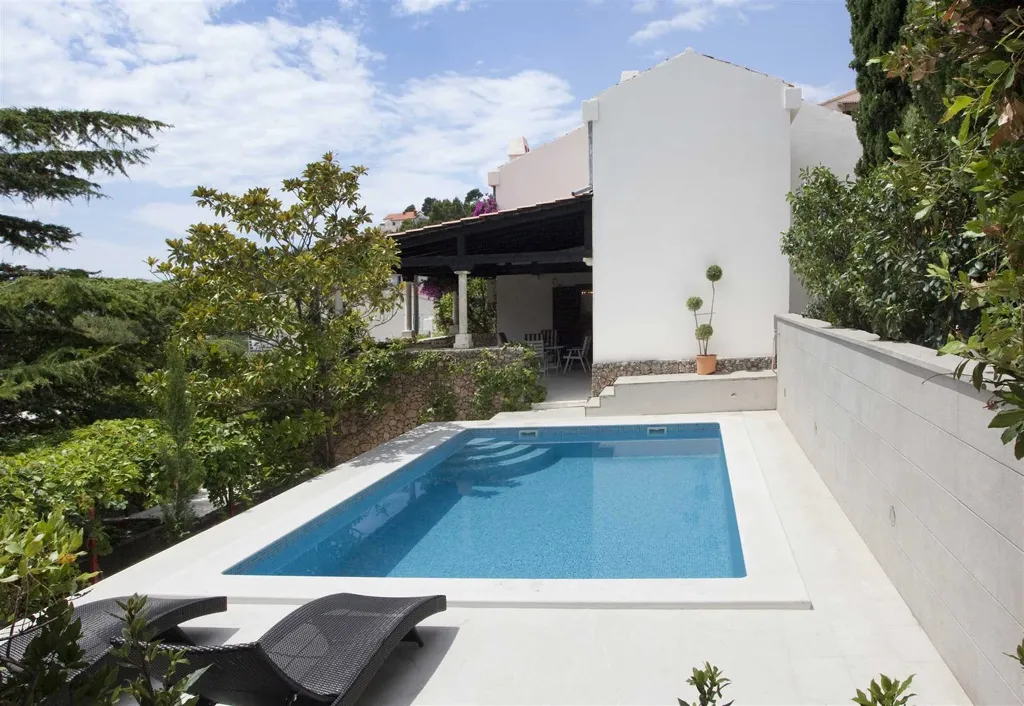 Family Villa with Private Pool in Baška Voda