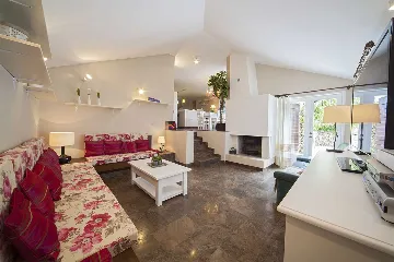 Family Villa with Private Pool in Baška Voda