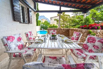 Family Villa with Private Pool in Baška Voda