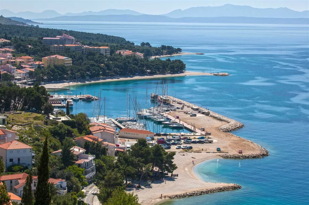 Family Villa with Private Pool in Baška Voda