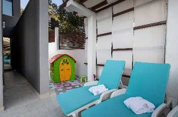 4-Bedroom Villa in Rogoznica for Up to 15 Guests