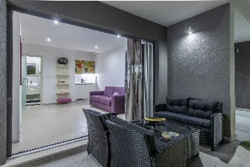 4-Bedroom Villa in Rogoznica for Up to 15 Guests