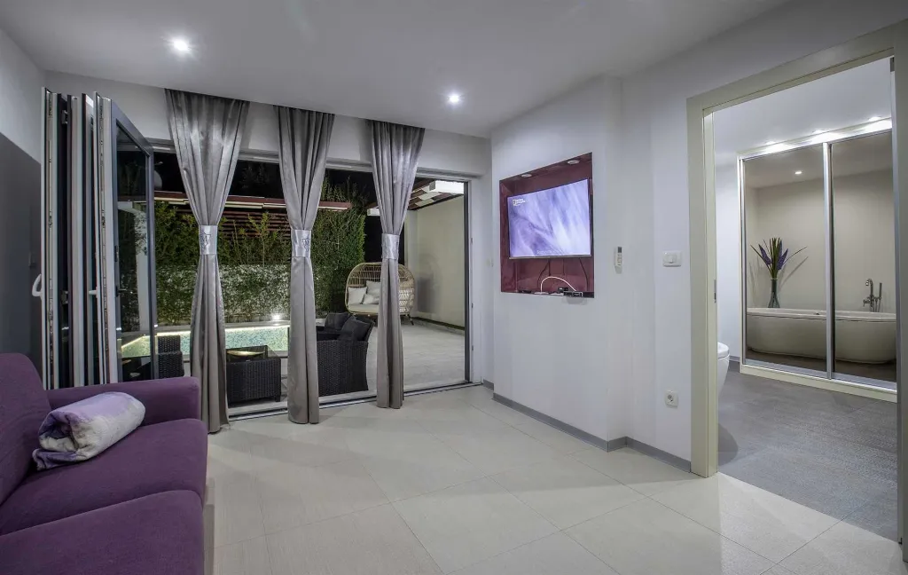 4-Bedroom Villa in Rogoznica for Up to 15 Guests