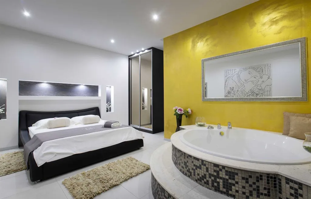 4-Bedroom Villa in Rogoznica for Up to 15 Guests