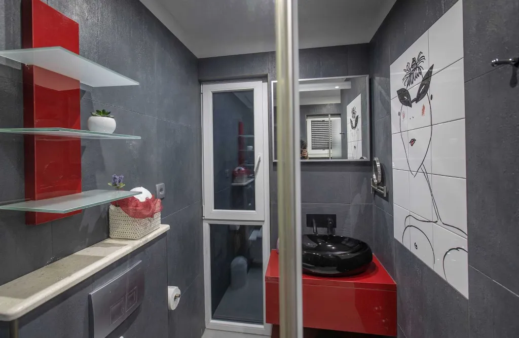 4-Bedroom Villa in Rogoznica for Up to 15 Guests