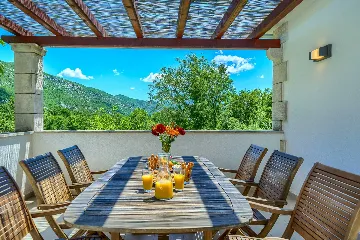 3-Bedroom Villa in Župa for Up to 6 Guests