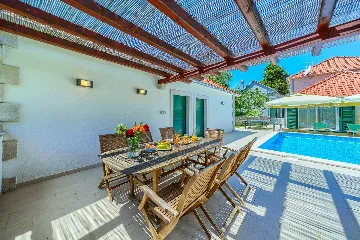 3-Bedroom Villa in Župa for Up to 6 Guests
