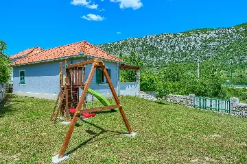 3-Bedroom Villa in Župa for Up to 6 Guests
