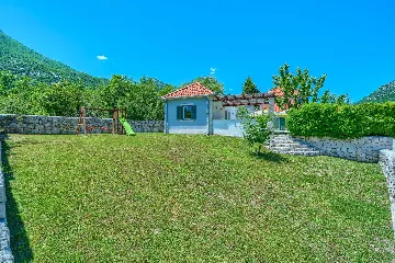 3-Bedroom Villa in Župa for Up to 6 Guests