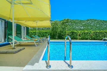 3-Bedroom Villa in Župa for Up to 6 Guests