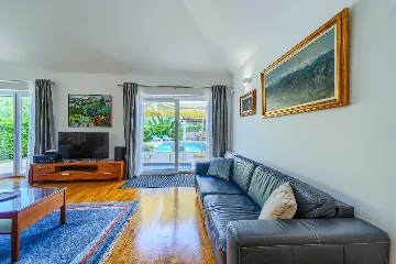 3-Bedroom Villa in Župa for Up to 6 Guests