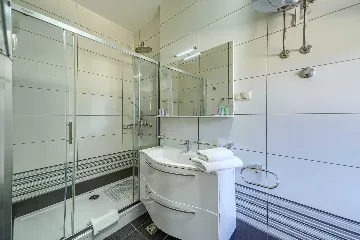 3-Bedroom Villa in Župa for Up to 6 Guests