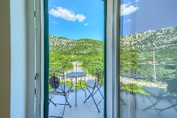 3-Bedroom Villa in Župa for Up to 6 Guests