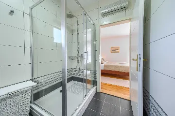 3-Bedroom Villa in Župa for Up to 6 Guests