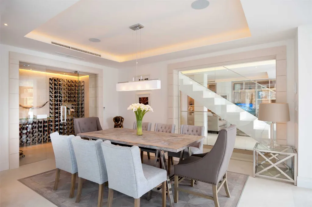 4-Bedroom Waterfront Villa in Sumartin (Up to 8)