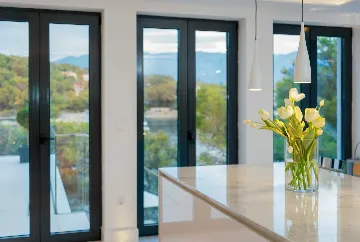 4-Bedroom Waterfront Villa in Sumartin (Up to 8)