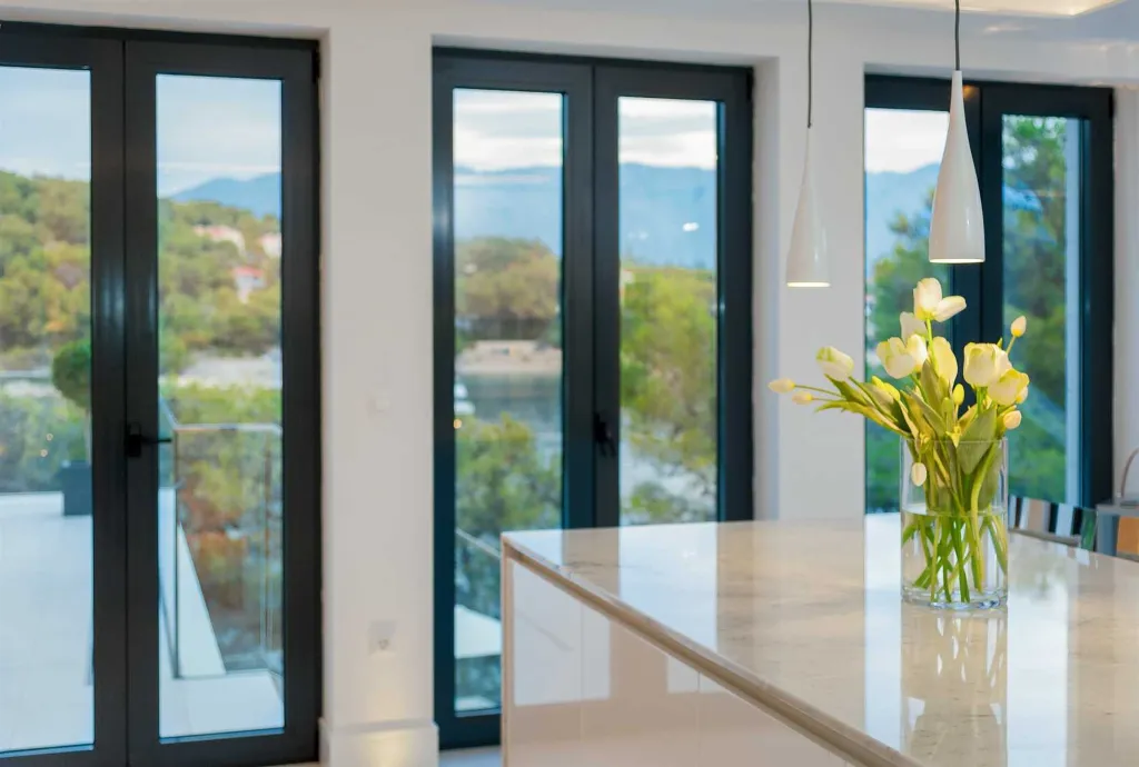 4-Bedroom Waterfront Villa in Sumartin (Up to 8)