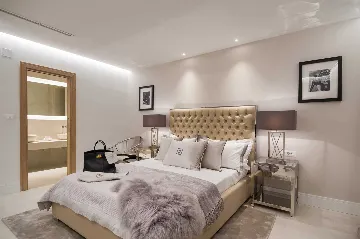 4-Bedroom Waterfront Villa in Sumartin (Up to 8)