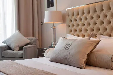 4-Bedroom Waterfront Villa in Sumartin (Up to 8)