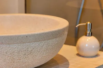 4-Bedroom Waterfront Villa in Sumartin (Up to 8)