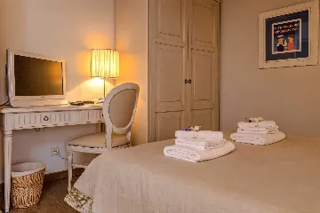 Luxury 5-Bedroom Villa with Heated Pool in Hvar