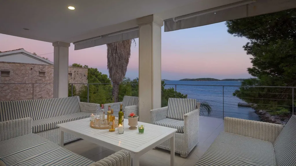 Sea-Front Villa for 12 Guests in Hvar