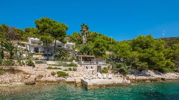 Sea-Front Villa for 12 Guests in Hvar