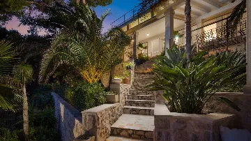 Sea-Front Villa for 12 Guests in Hvar