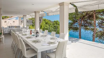 Sea-Front Villa for 12 Guests in Hvar