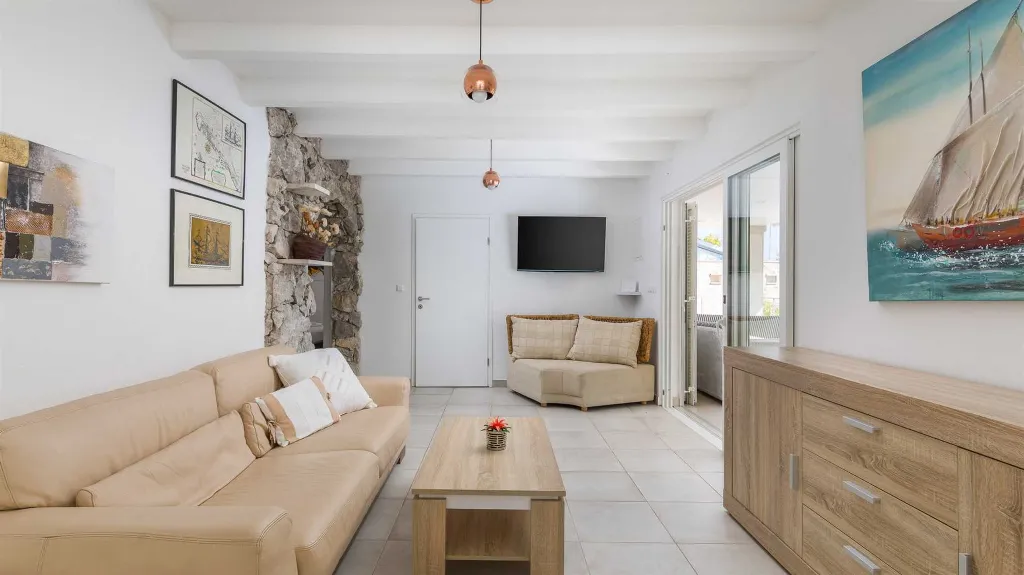 Sea-Front Villa for 12 Guests in Hvar