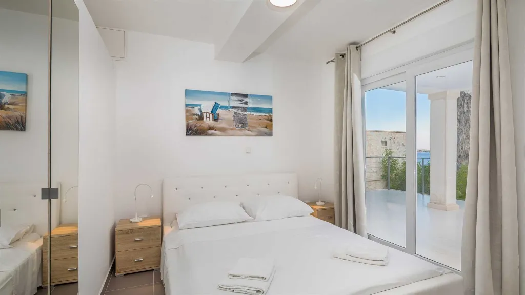 Sea-Front Villa for 12 Guests in Hvar