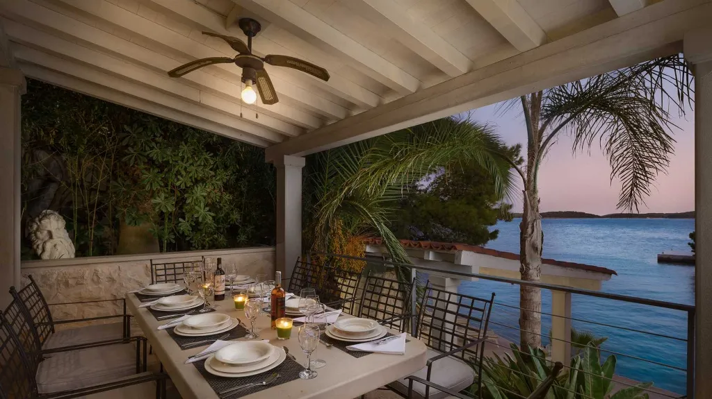 Sea-Front Villa for 12 Guests in Hvar