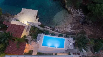 Sea-Front Villa for 12 Guests in Hvar